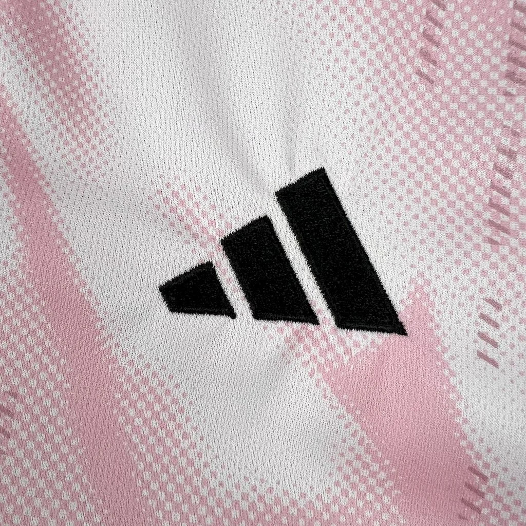 2025/2026 Real Madrid Special Edition Pink Football Shirt