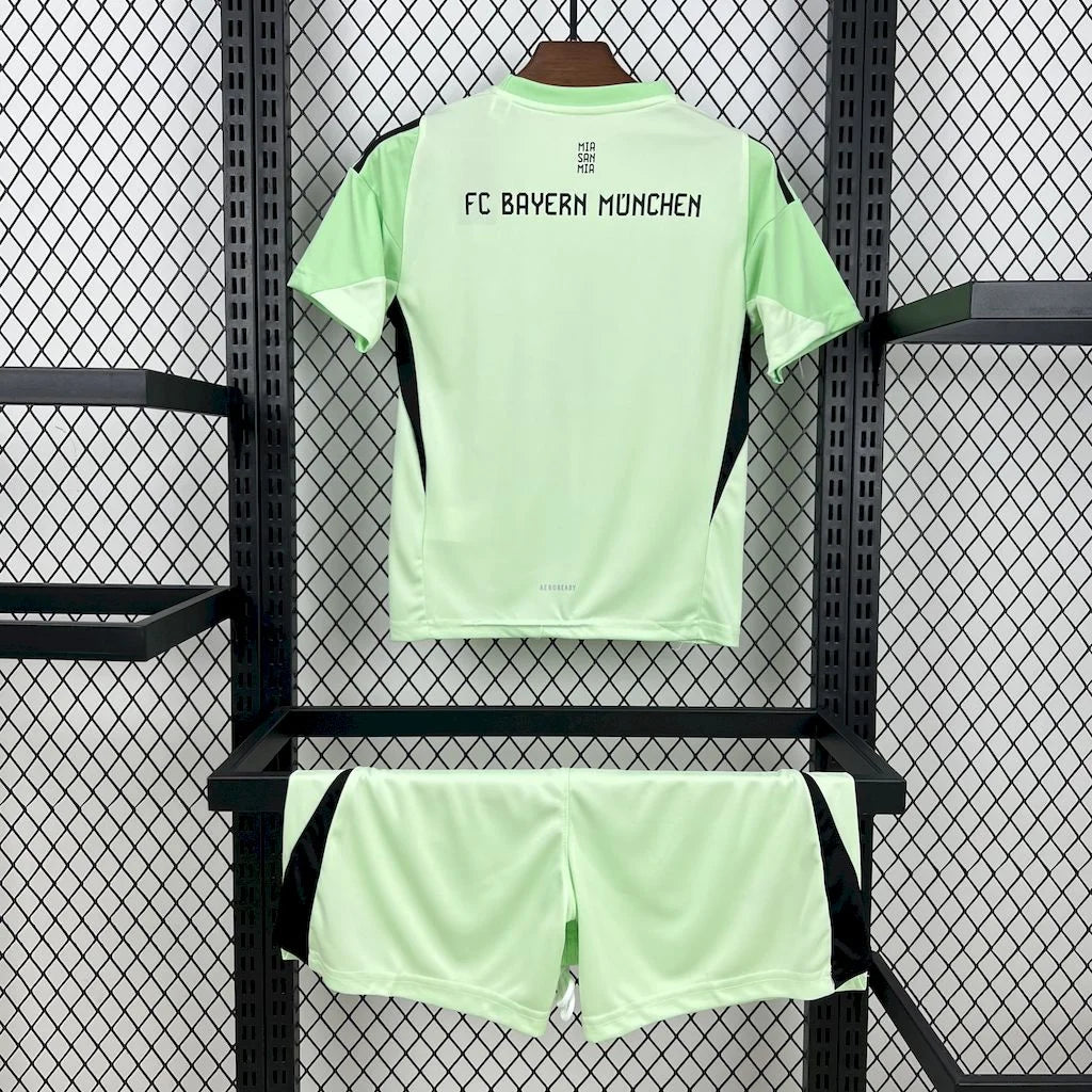 2025/2026 Bayern Munchen Goalkeeper Football Shirt Kids Size