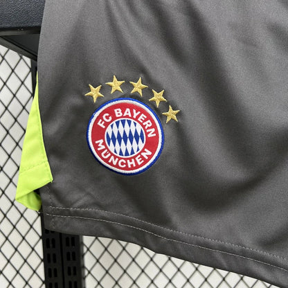 2025/2026 Bayern Munchen Goalkeeper Football Shirt Kids