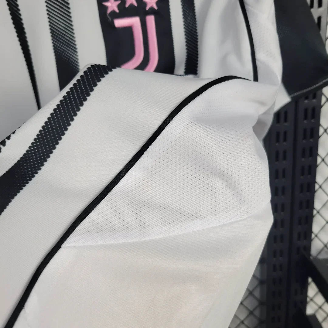 2025/2026 Juventus Home Football Shirt