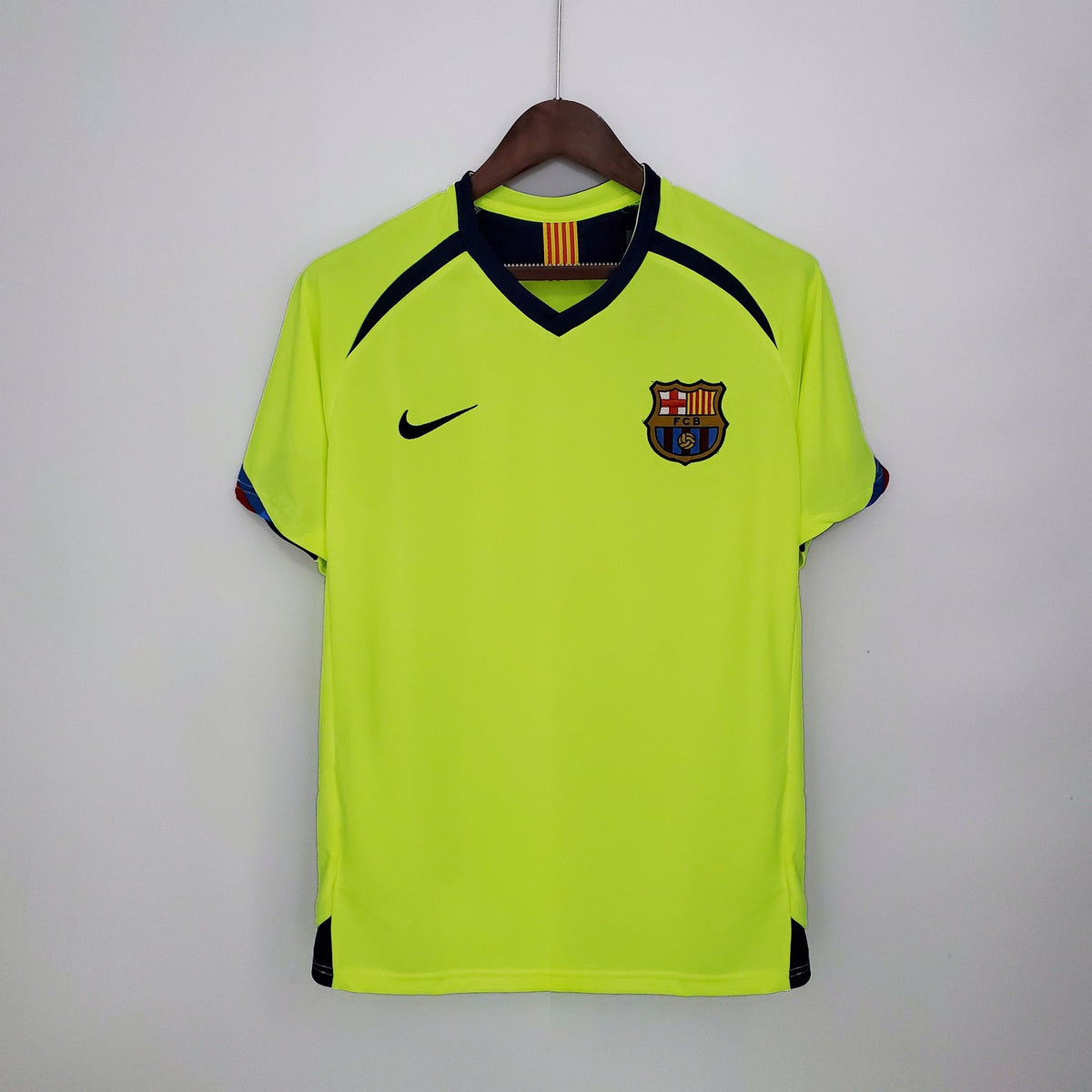 2005/2006 Retro Barcelona Away Football Shirt 1:1 Thai Quality