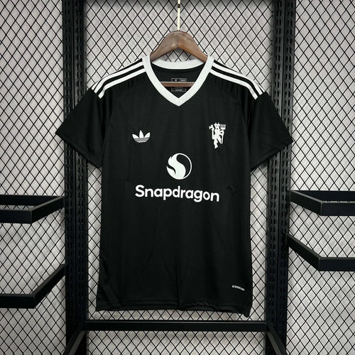 2024/2025 Manchester United Goalkeeper jersey 1:1 Thai Quality